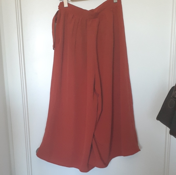 Wide Lef Culotte - Picture 6 of 9